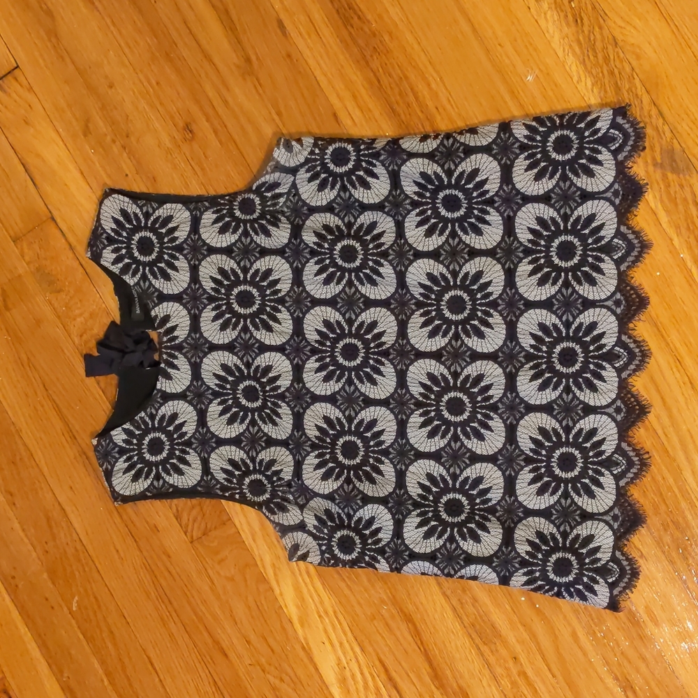 Medium Sleeveless Banana Republic Navy Lace Top